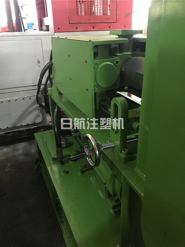 电源线插头立式注塑成型机(图3)