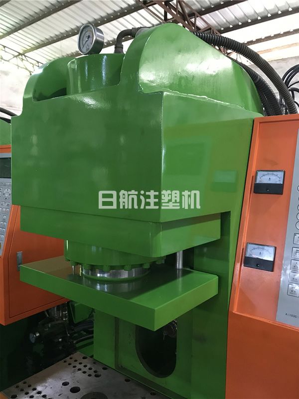 电源线插头立式注塑成型机(图1)